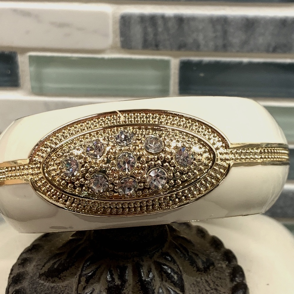 ๐บ White Hot Bangle.FINAL MARKDOWN - Picture 3 of 4